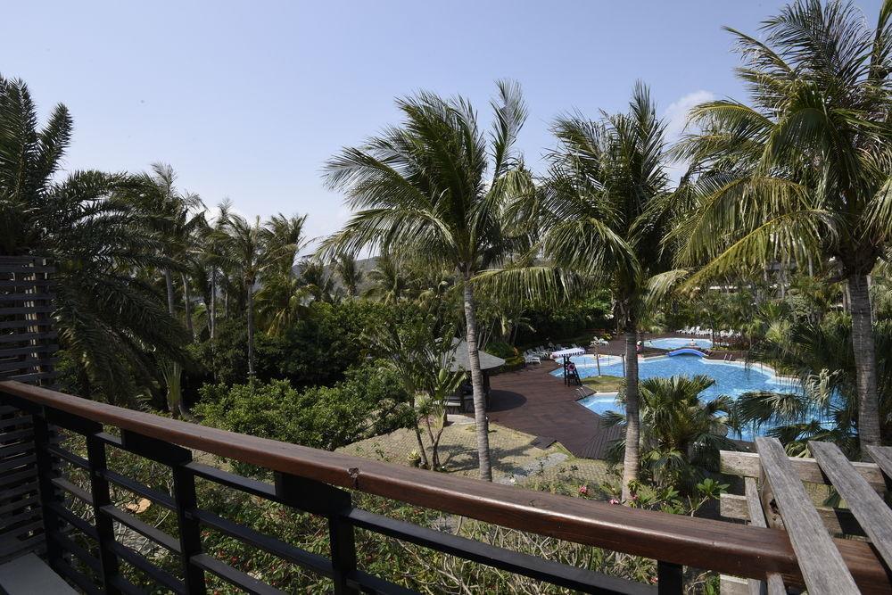 Caesar Park Hotel Kenting Exterior photo The swimming pool at the resort
