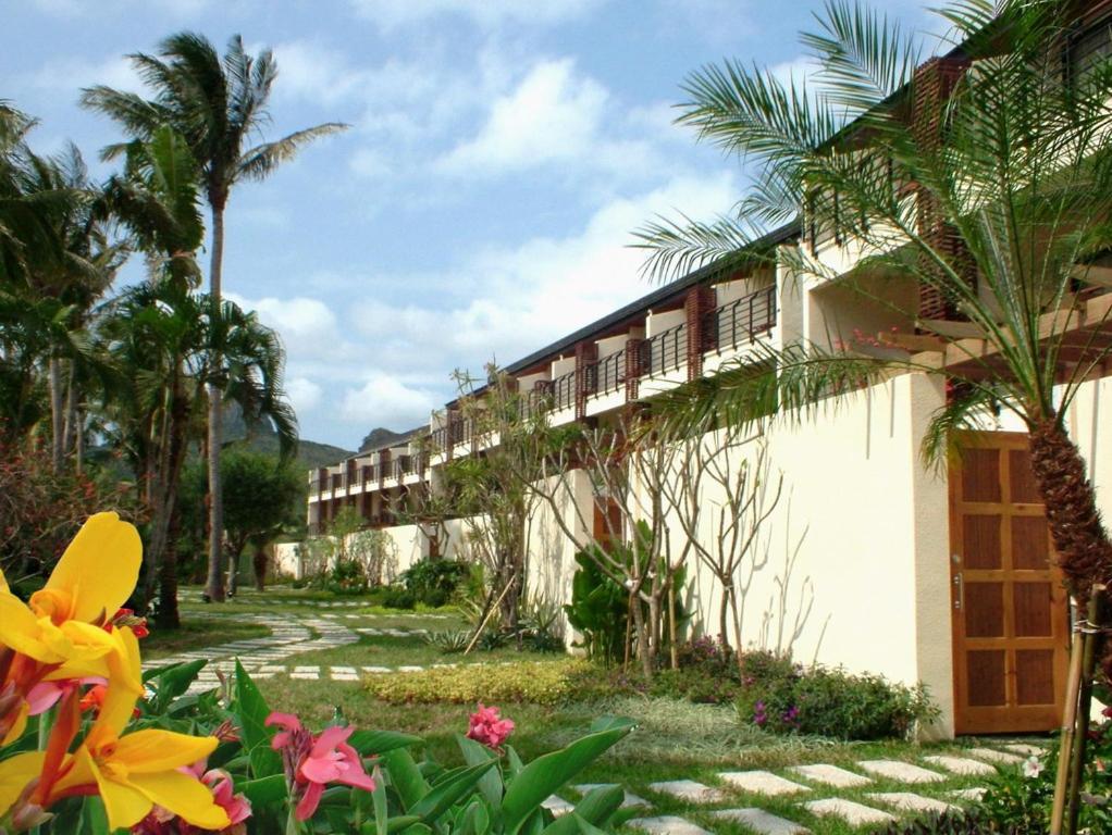 Caesar Park Hotel Kenting Exterior photo The resort's villas