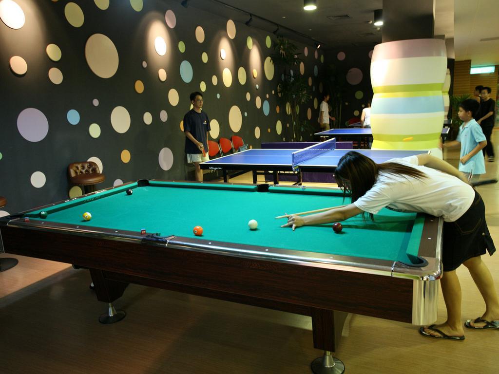 Caesar Park Hotel Kenting Exterior photo A pool table